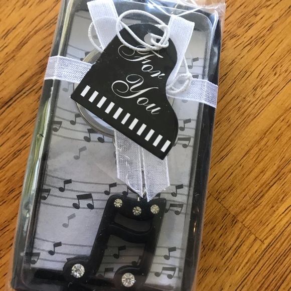 Set of Ten Music Keychains - Picture 4 of 4